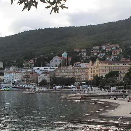 Apartment Zora Opatija